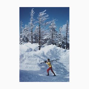 Lámina fotográfica Slim Aarons, Un esquiador en Vermont, Estate, 1962/2020
