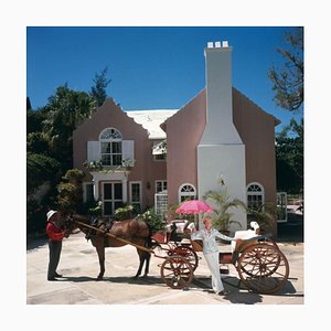 Lámina fotográfica Slim Aarons, Carriage Awaits, Estate, 1977/2020