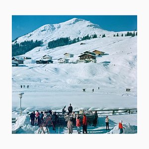 Slim Aarons, Ice Bar in Lech, Impression photographique estampillée Estate, 1979 / 2020