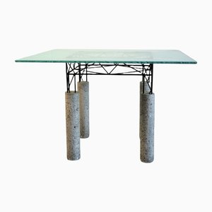 Italienischer Tisch aus Glas, Beton & Eisen, 1980er