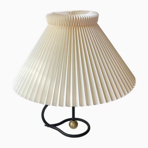 Lampada da tavolo vintage in ottone di Kaare Klint per Le Klint, Danimarca, anni '50