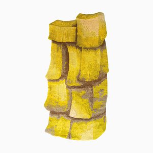 Alfombra Realities de terciopelo en amarillo de Sven Jansse
