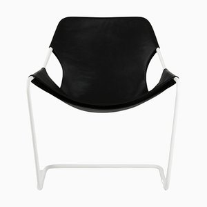 Paulistano Stuhl aus schwarzem mattem Leder & weißem Stahl von Objekto
