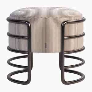 Tabouret Eero par Porus Studio