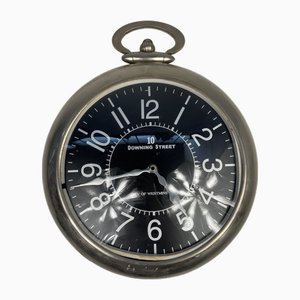 Englische Wanduhr aus Metall