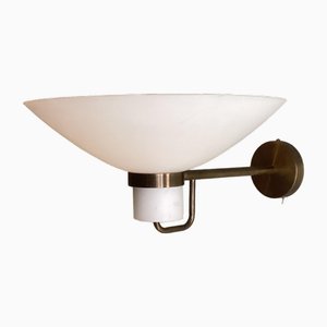 Lampada da parete in ottone e vetro di Lyfa, Scandinavia, anni '60