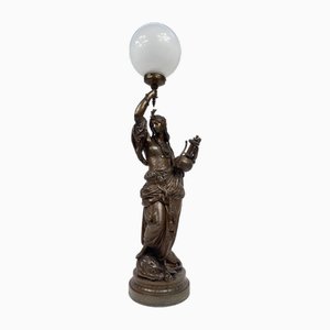 Liberty Frau mit Amphora Tischlampe, 1920er