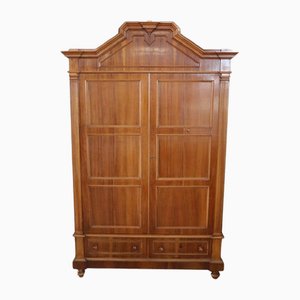Armadio antico impiallacciato in noce, fine XIX secolo