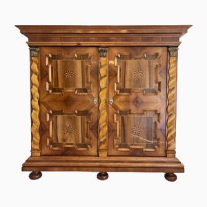 Neorenaissance Schrank aus Nussholz