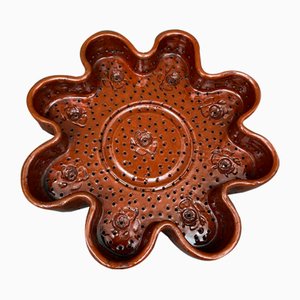 Faisselle in Polylobed Glazed Earthenware