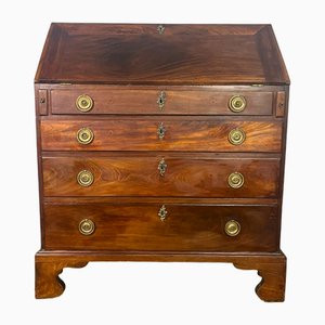 English Chest of Drawers in Mahogany