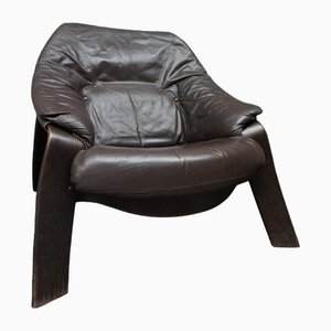 Sillón low brutalista de cuero marrón, Noruega, años 70