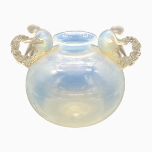 Vase Ronsard Art Déco Vintage en Verre Opalin par René Lalique, France, 1926