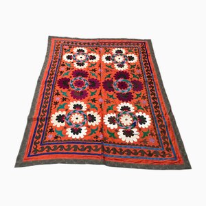 Decorazione da parete vintage in seta con ricamo floreale, anni '70