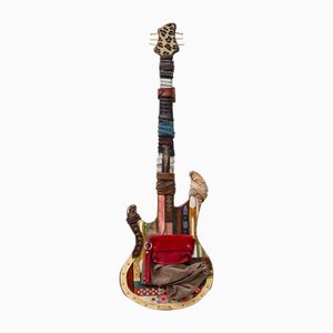 Handgefertigte Gitarre aus Leder, 2010er