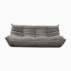 Divano a tre posti Togo grigio in microfibra di Michel Ducaroy per Ligne Roset