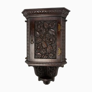 Armoire Murale d'Angle en Châtaigner avec Sculpture Florale, France, 1900