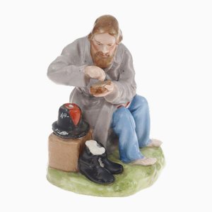 Figura Verbilki de porcelana con pan, siglo XX, años 20
