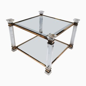 Mesa de cóctel de dos niveles Hollywood Regency cuadrada de vidrio acrílico esmaltado en dorado, años 70