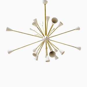 Lampadario Sputnik in ottone e alluminio color avorio, Italia, anni '50