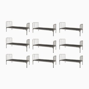 Metallbett von den Opernbühnen für Faust