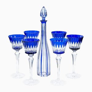 Deep Blue Overlay Baccarat Crystal Glasses and Decanter, France, 1940s, Set of 7