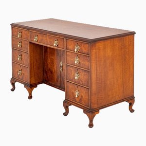 Bureau Renouveau Queen Anne en Noyer de Gillows, 1930s