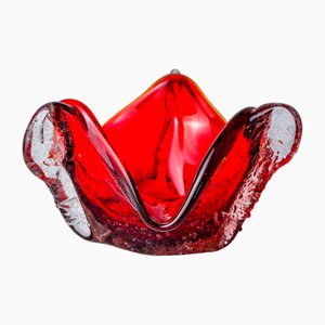 Rotes Sommerso Taschentablett aus Milchglas von Seguso, 1970