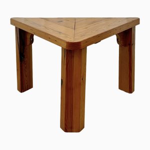 Table d'Appoint Rustique Triangulaire en Pin, Suède, 1970s
