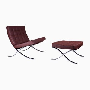 Barcelona Chair & Pouf von Ludwig Mies Van Der Rohe für Knoll International, 2er Set