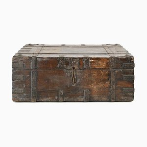 Caja de madera antigua