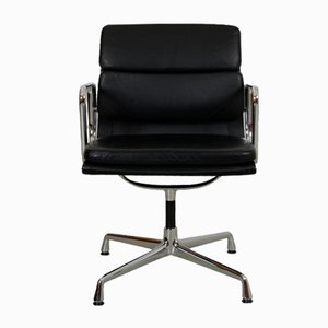 Chaise EA-208 en Cuir Noir de Charles Eames, 2000s