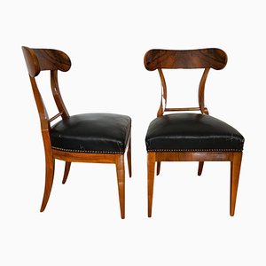 Biedermeier Shovel Chairs aus Nussholz & Schwarzem Leder, Österreich, 1820er, 2er Set