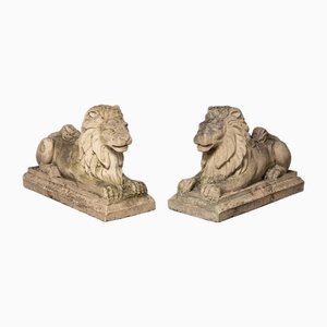 Leones de piedra ingleses del siglo XX, años 70. Juego de 2