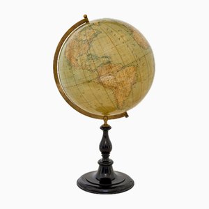 Globo terráqueo grande de principios del siglo XX en el soporte de Jordglob, década de 1890