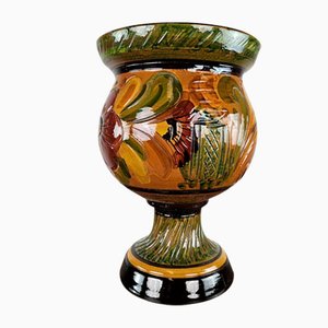 Anfora in terracotta marrone con decorazioni floreali, 1980