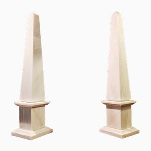 Obeliscos grandes blancos de mármol de Carrara, Italia, años 70. Juego de 2