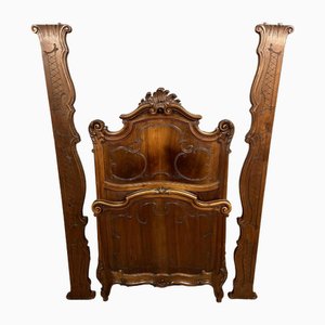 Louis XV Rocaille Mittelbett aus Nussholz, 1880er