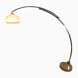 Lámpara de pie de arco vintage atribuida a Harvey Guzzini, 1970