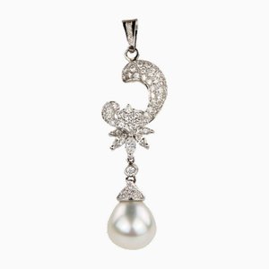 Goldener Anhänger mit Diamanten und Zuchtperlen., 2000er