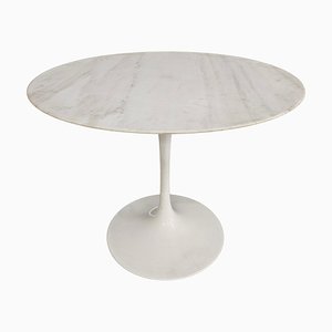Tavolo da pranzo Tulip con ripiano in marmo di Eero Saarinen per Knoll International, anni '70