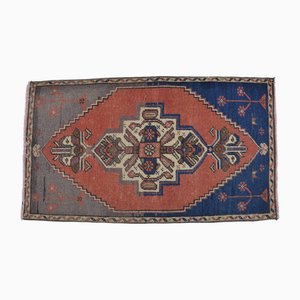 Kleiner Handgeknüpfter türkischer Wollteppich, 1960er