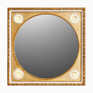 Specchio in legno dorato e laccato con margherite di Capodimonte di Giulio Tucci