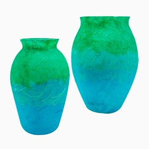 Englische Kunstglas Blumenvasen aus Strohseide, 2 . Set