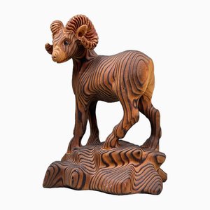 Scultura ariete in legno intagliato a mano di Kandian Crafts, Canada, anni '60