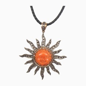 Goldener Anhänger mit Diamanten und geschliffener Koralle, 1890er