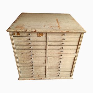 Mueble con cajones antiguo pequeño con 26 cajones de abeto, década de 1900