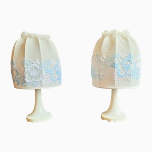 Deutsche Vintage Nachttischlampen mit Gestell aus cremeweißem Kunststoff und weißen Stoffschirmen von Aro-Leuchten, 1970er, 2er Set