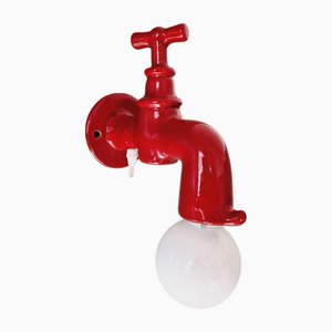 Rote Vintage Keramik Wandlampe in Form eines Wasserhahns, 1970er