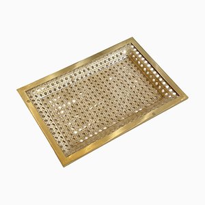 Mid-Century Tablett aus Rattan & Acrylglas mit Messingrahmen, 1970er